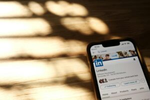 6 Big Mistakes Freelancers Make on LinkedIn (and How to Fix Them)